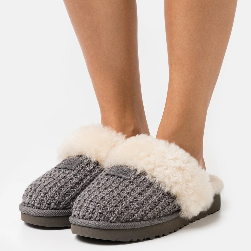 🛍️ UGG Women's Cozy Slipper